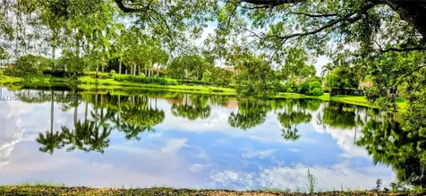 153 Lakeview Drive Weston FL 33326