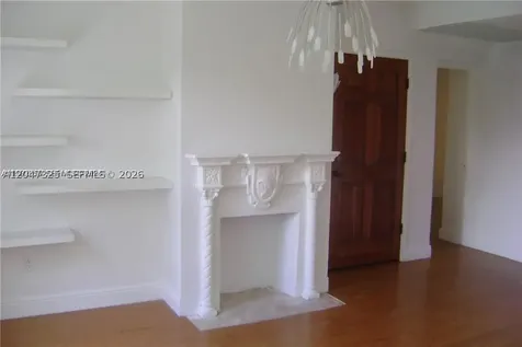 4812 Pine Tree Drive Miami Beach FL 33140