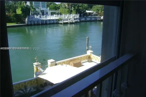 4812 Pine Tree Drive Miami Beach FL 33140