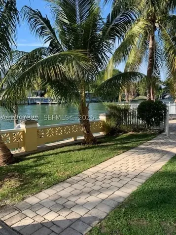 4812 Pine Tree Drive Miami Beach FL 33140