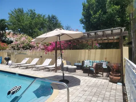 4812 Pine Tree Drive Miami Beach FL 33140