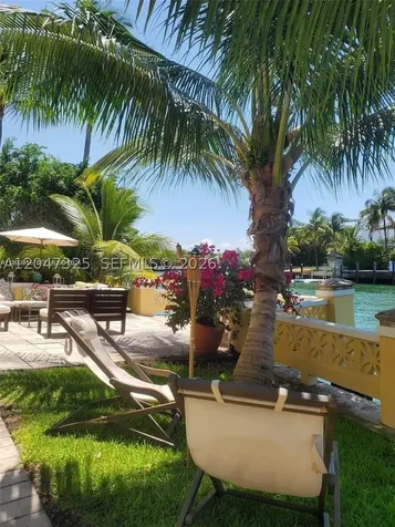 4812 Pine Tree Drive Miami Beach FL 33140