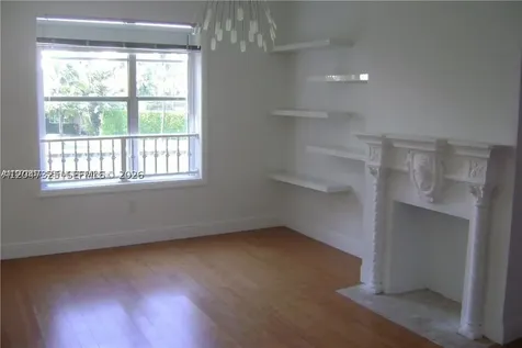 4812 Pine Tree Drive Miami Beach FL 33140