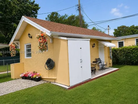 6926 NW 4th Avenue Miami FL 33150