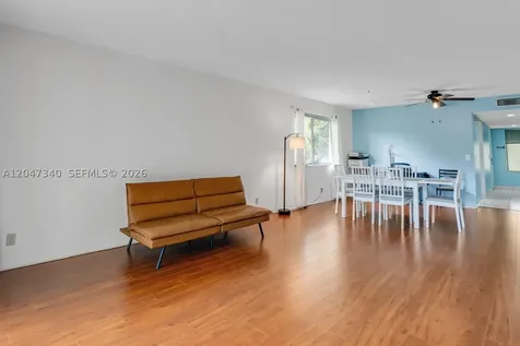 182 Lakeview Drive Weston FL 33326