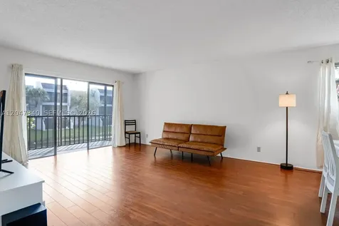182 Lakeview Drive Weston FL 33326