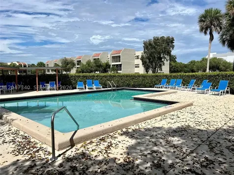 182 Lakeview Drive Weston FL 33326
