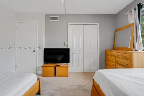 182 Lakeview Drive Weston FL 33326