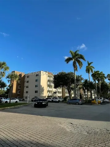 6950 Miami Gardens Drive Hialeah FL 33015