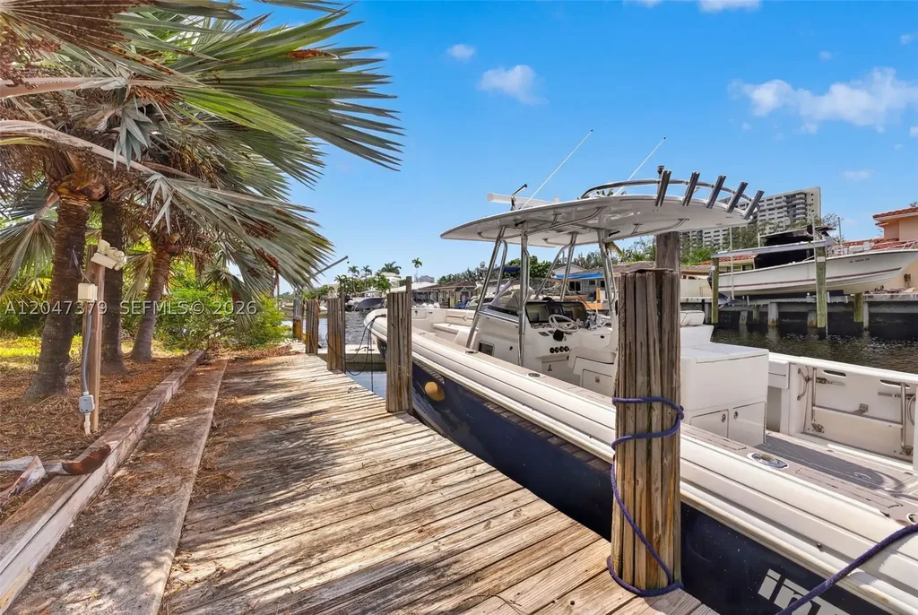 2472 SE 13th Court Pompano Beach FL 33062