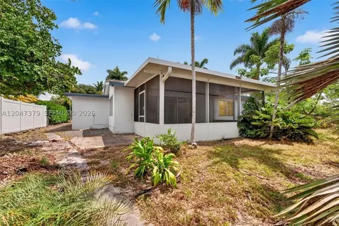 2472 SE 13th Court Pompano Beach FL 33062