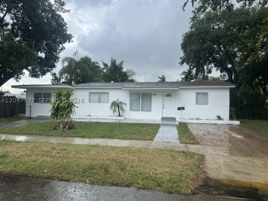 6901 Thomas Street Hollywood FL 33024