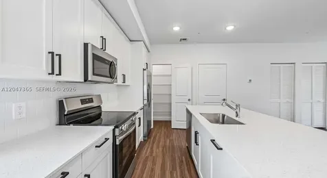 18155 SW 98th Avenue Palmetto Bay FL 33157