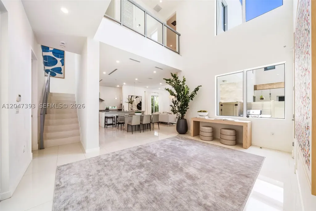 3253 Mcdonald Street Miami FL 33133
