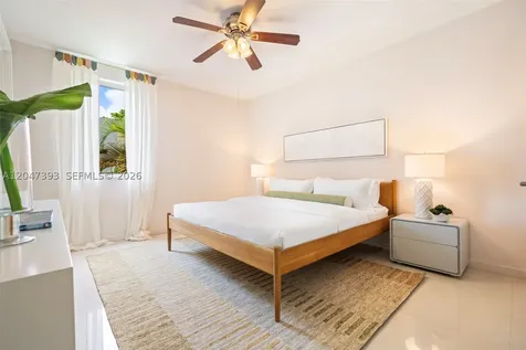 3253 Mcdonald Street Miami FL 33133