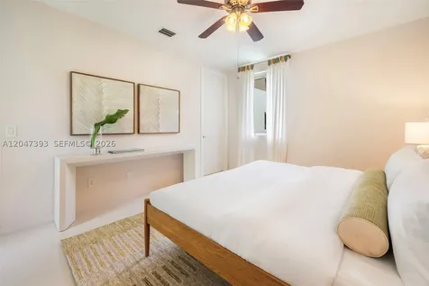 3253 Mcdonald Street Miami FL 33133