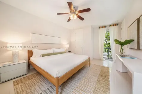 3253 Mcdonald Street Miami FL 33133