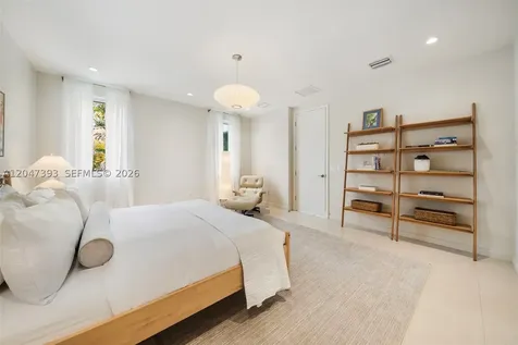 3253 Mcdonald Street Miami FL 33133