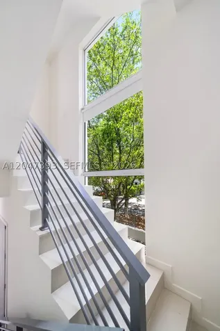 3253 Mcdonald Street Miami FL 33133