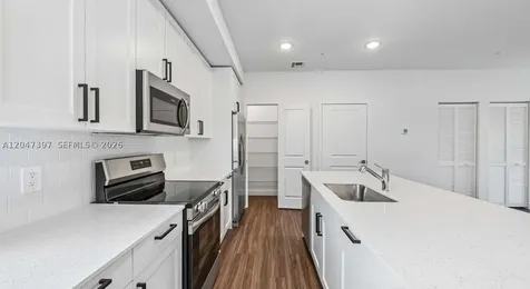 18155 SW 98th Avenue Palmetto Bay FL 33157