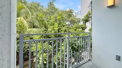 1536 NW 15th Avenue Miami FL 33125