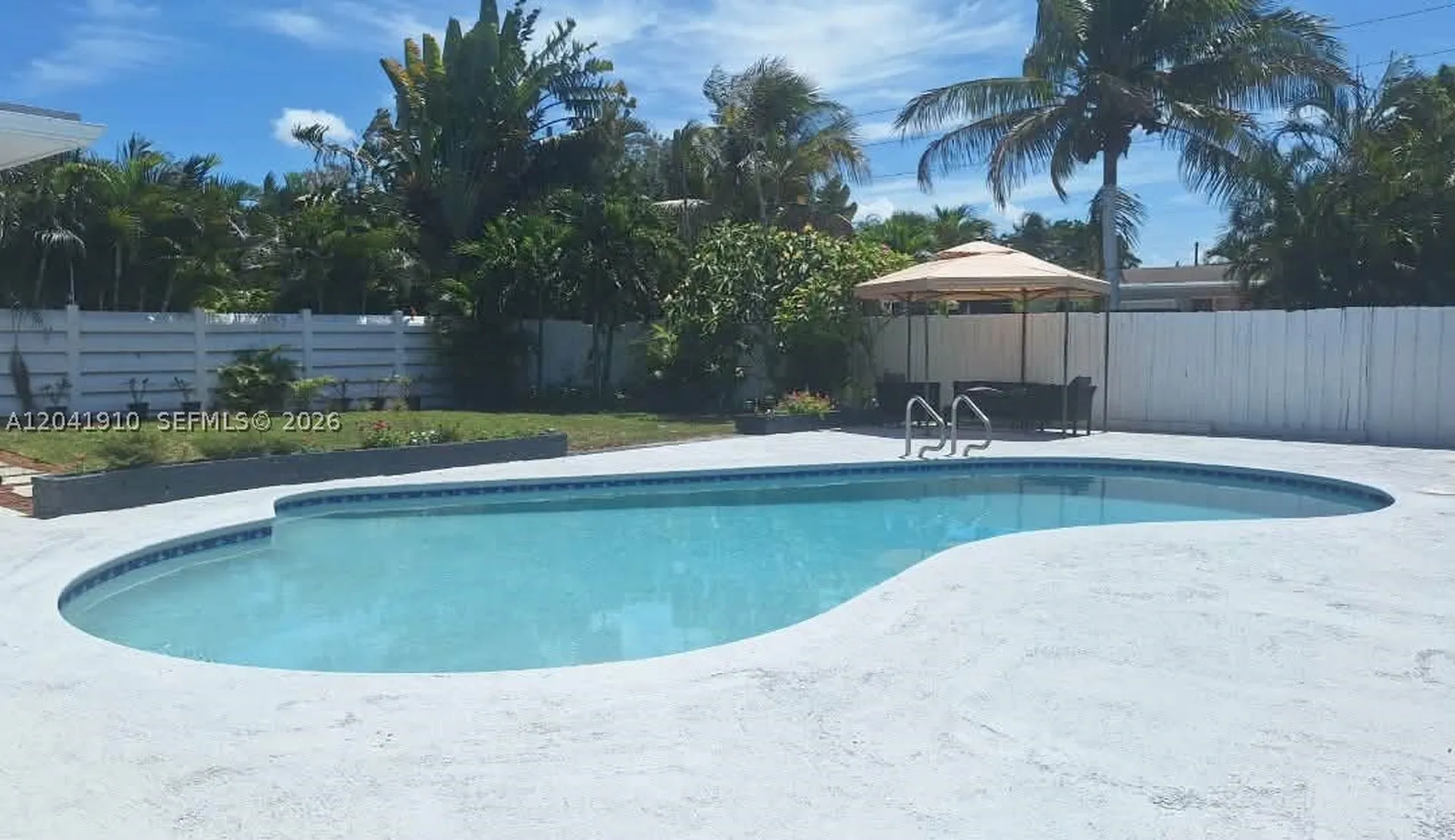 1800 N 55th Avenue Hollywood FL 33021
