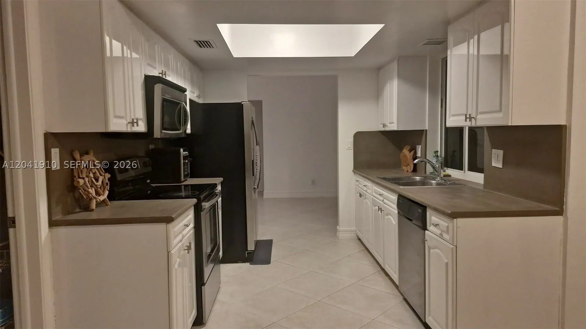 1800 N 55th Avenue Hollywood FL 33021