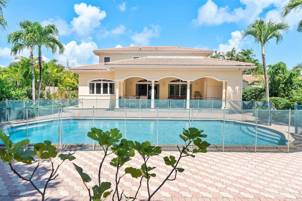 3765 Prairie Avenue Miami Beach FL 33140