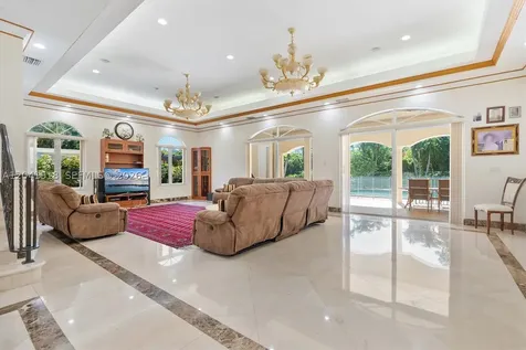 3765 Prairie Avenue Miami Beach FL 33140