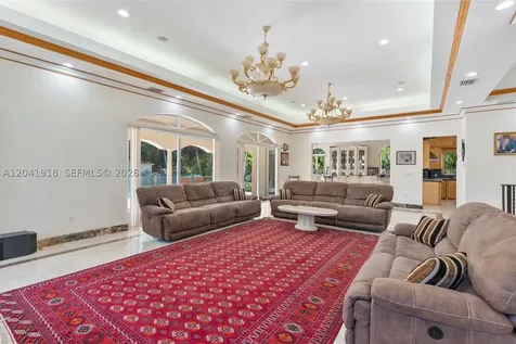 3765 Prairie Avenue Miami Beach FL 33140