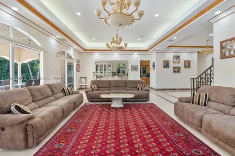 3765 Prairie Avenue Miami Beach FL 33140