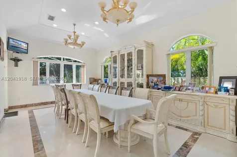 3765 Prairie Avenue Miami Beach FL 33140