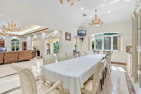 3765 Prairie Avenue Miami Beach FL 33140