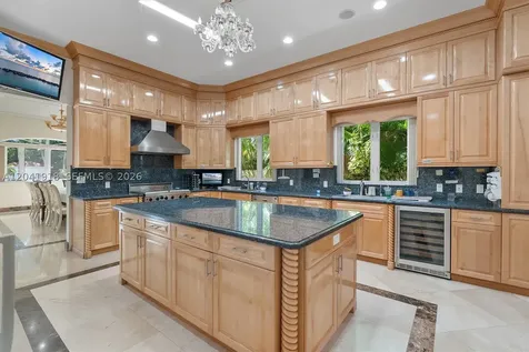 3765 Prairie Avenue Miami Beach FL 33140