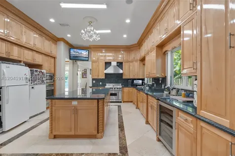 3765 Prairie Avenue Miami Beach FL 33140