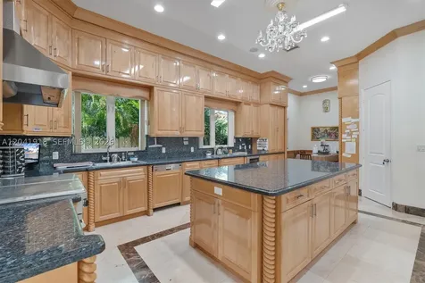 3765 Prairie Avenue Miami Beach FL 33140