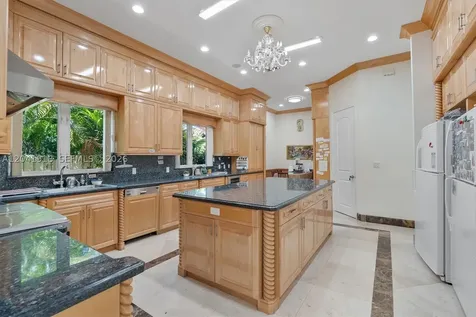 3765 Prairie Avenue Miami Beach FL 33140