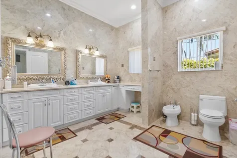 3765 Prairie Avenue Miami Beach FL 33140