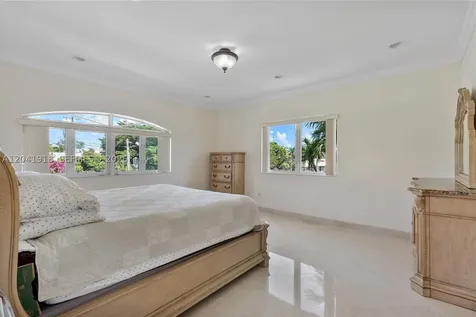 3765 Prairie Avenue Miami Beach FL 33140
