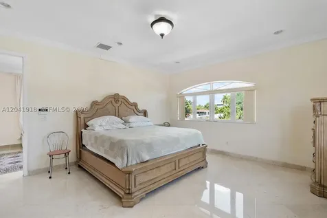 3765 Prairie Avenue Miami Beach FL 33140