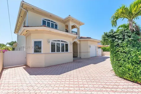 3765 Prairie Avenue Miami Beach FL 33140
