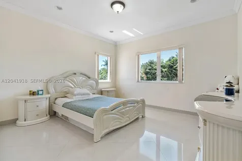 3765 Prairie Avenue Miami Beach FL 33140