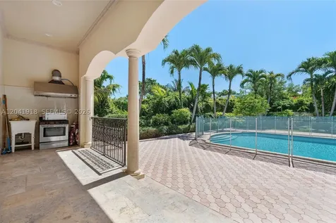 3765 Prairie Avenue Miami Beach FL 33140