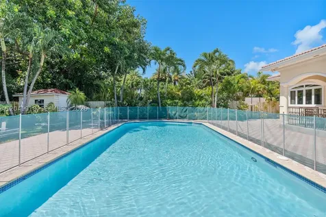 3765 Prairie Avenue Miami Beach FL 33140
