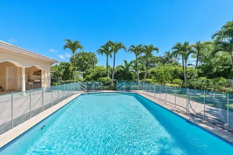 3765 Prairie Avenue Miami Beach FL 33140