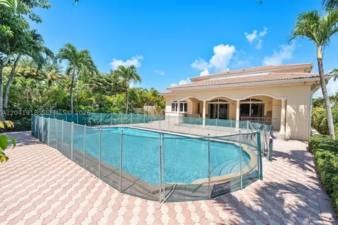3765 Prairie Avenue Miami Beach FL 33140