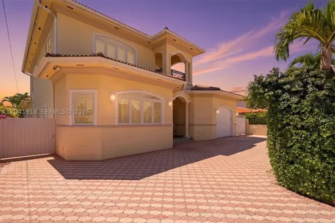 3765 Prairie Avenue Miami Beach FL 33140