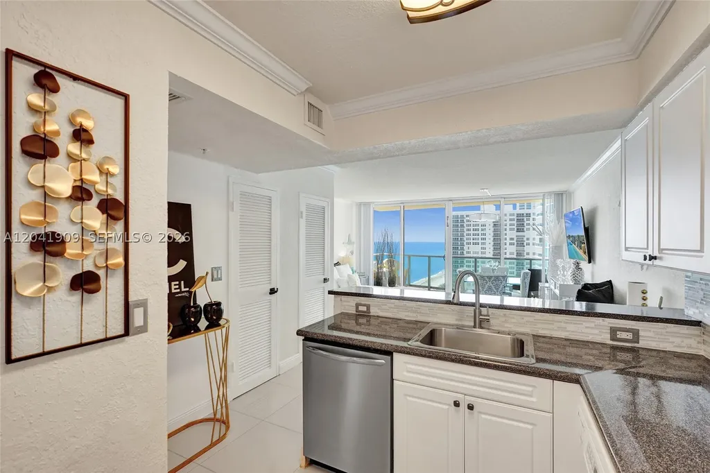 2501 S Ocean Drive Hollywood FL 33019