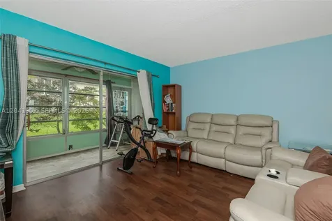 7200 NW 4th Place Margate FL 33063