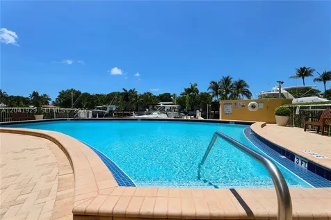 2000 NE 135th Street North Miami FL 33181